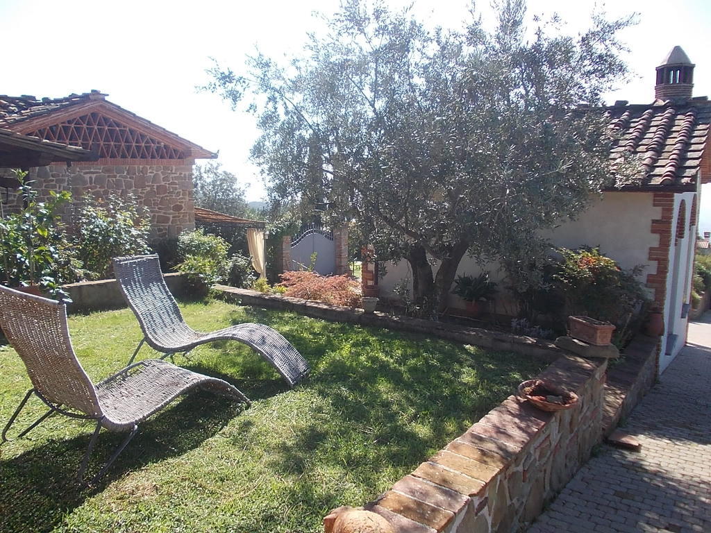 Casa Vacanze La Porta Vinci Bagian luar foto