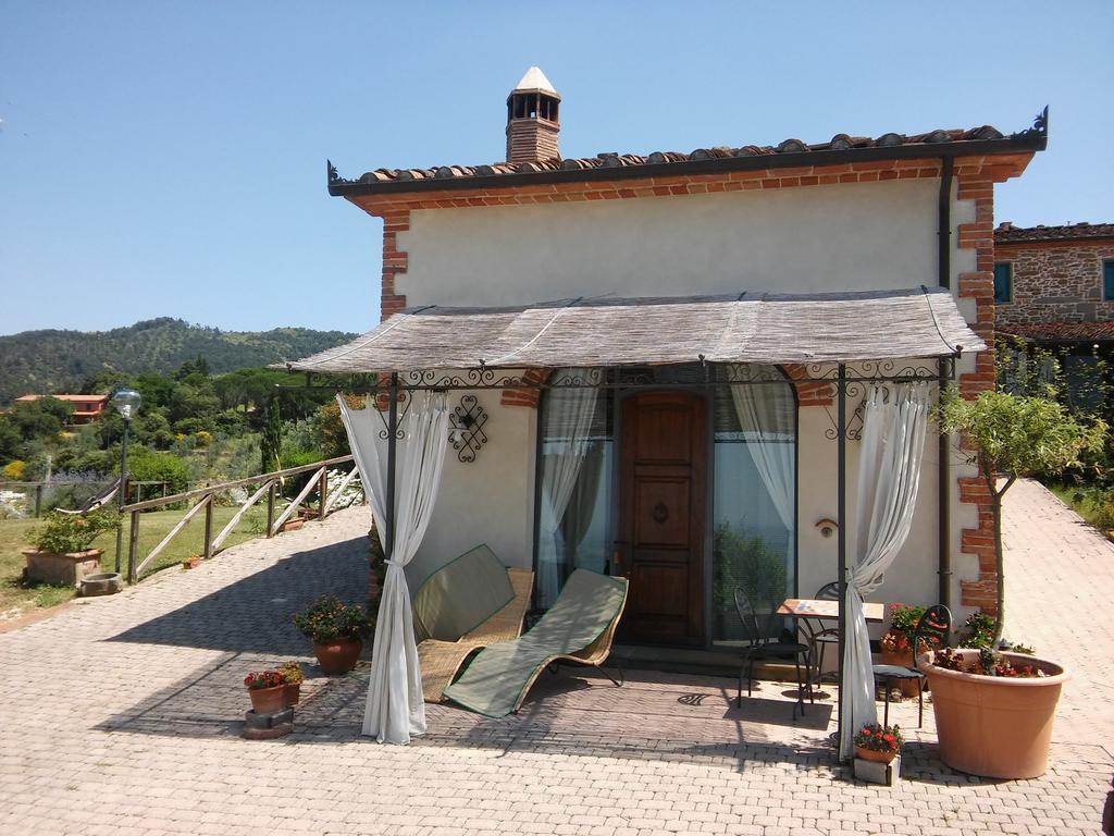Casa Vacanze La Porta Vinci Ruang foto