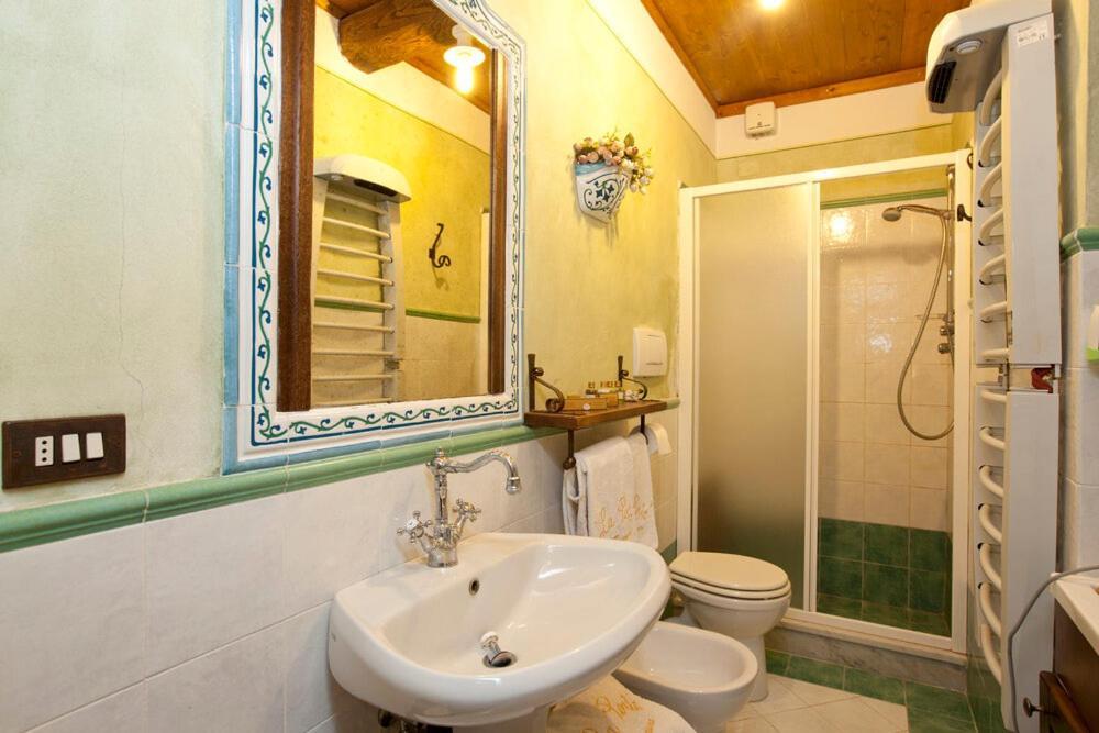 Casa Vacanze La Porta Vinci Bagian luar foto